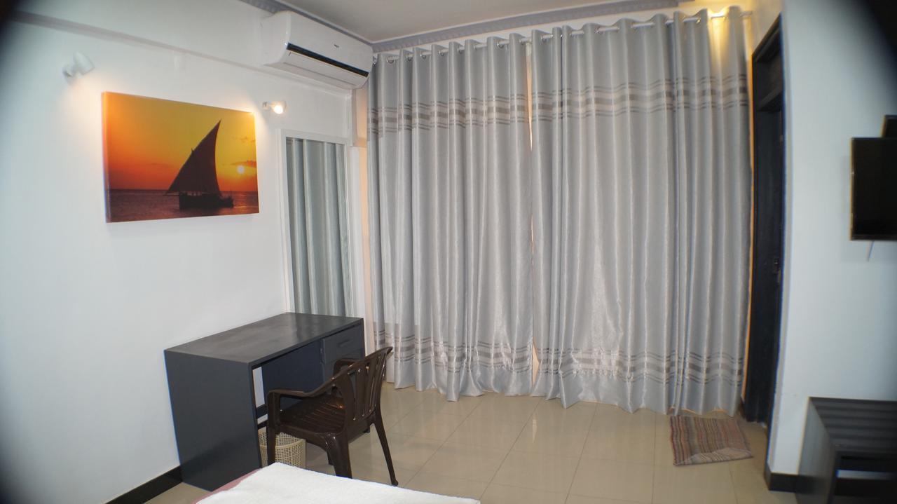 Econo Lodge Dar es Salaam Exteriör bild
