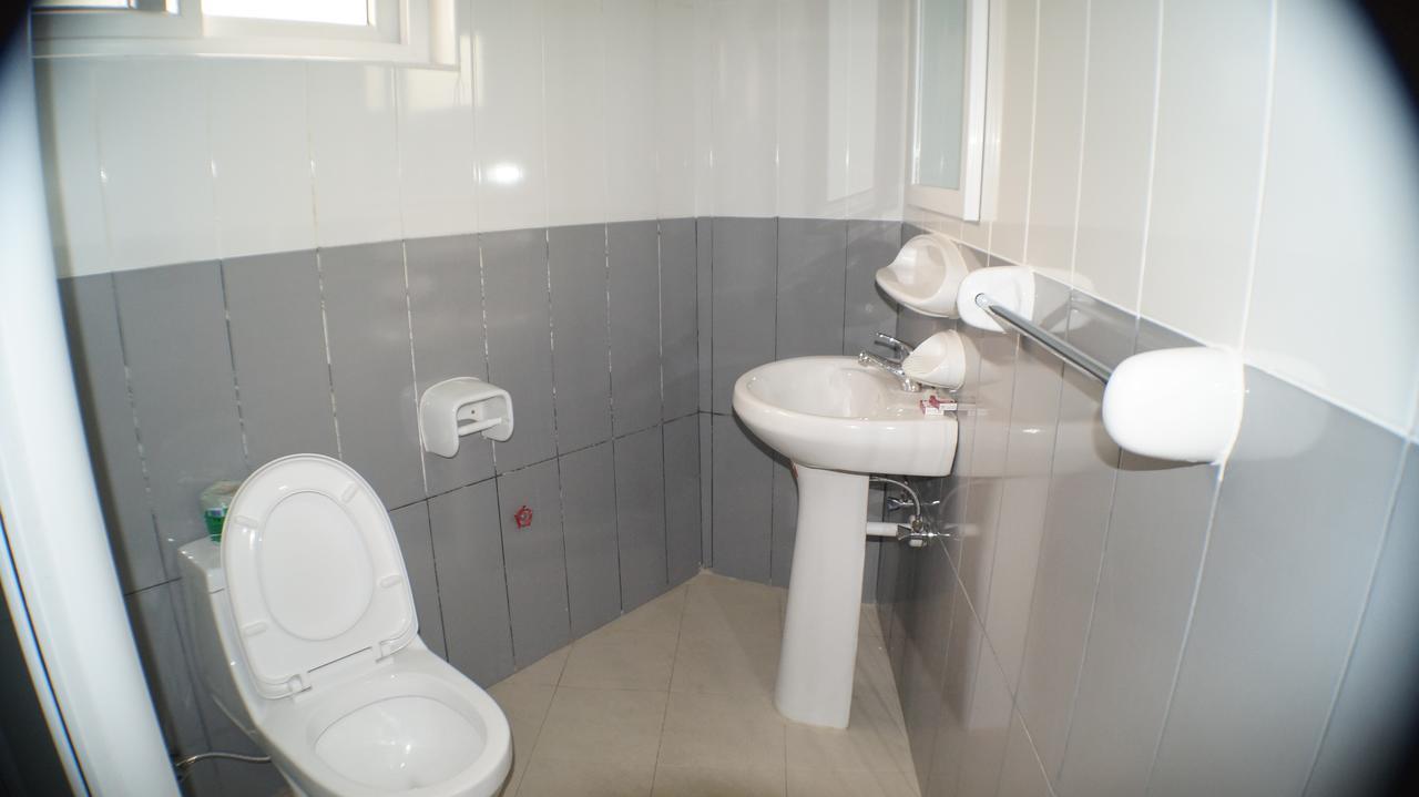 Econo Lodge Dar es Salaam Exteriör bild