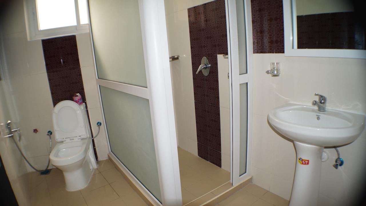 Econo Lodge Dar es Salaam Exteriör bild